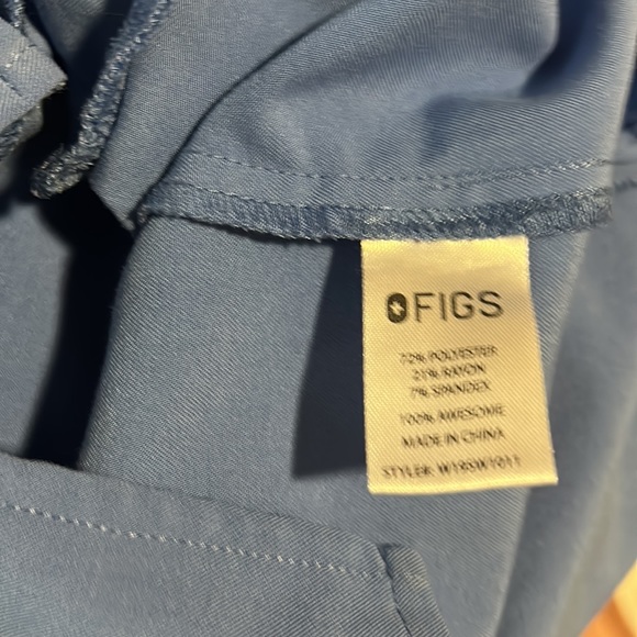 Figs Scrubs Blue Top size Small - Picture 7 of 7